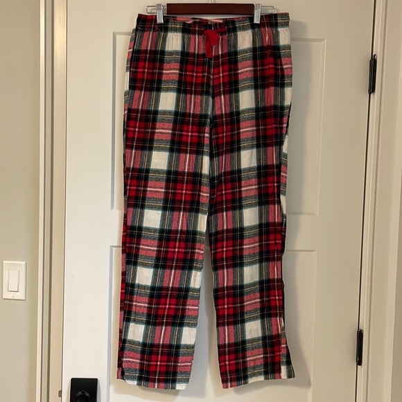 2 Pairs of Old Navy Holiday Pajama Bottoms 🎄☃️ - Picture 2 of 16